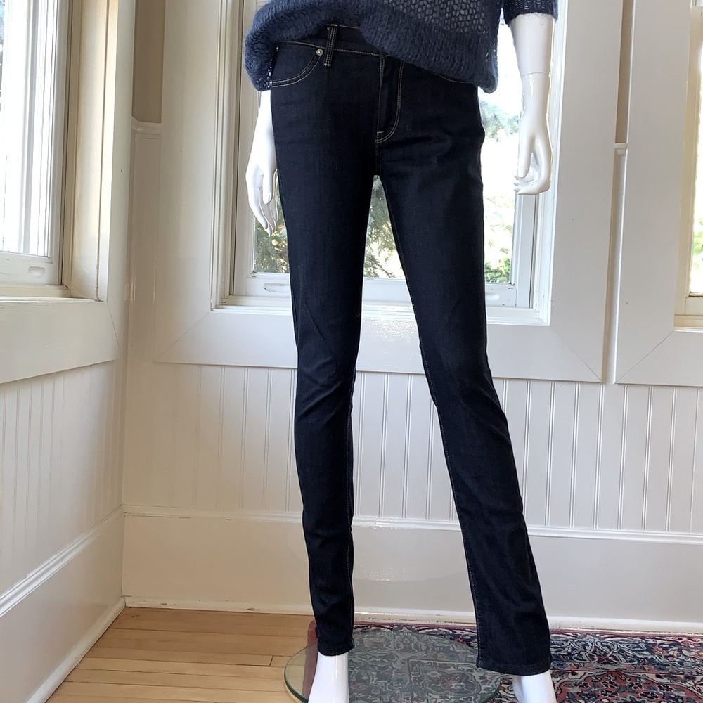 NWOT 7 For All Mankind - women’s jeans (Size 28)